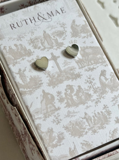 Dainty Heart Studs